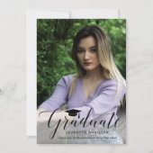 タイポグラフィ スクリプト フロント/バック フォト 卒業 招待状 (正面)