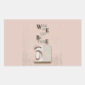 タイポグラフィ_5_6より前に目を覚ます 長方形シール (正面)