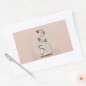 タイポグラフィ_5_6より前に目を覚ます 長方形シール (封筒)