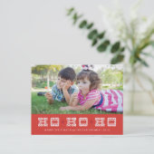 タイポグラフィHo Ho Holidayはがき – ベリー シーズンポストカード (スタンド正面)