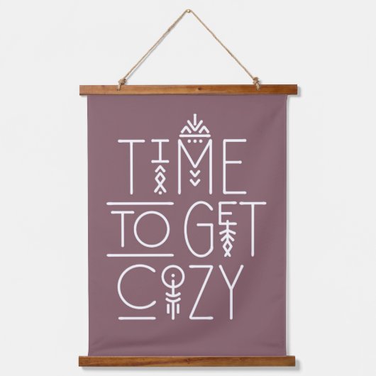 タイムモダン・トゥ・ザ・コージーデザイン 吊り下げ型タペストリー (正面)