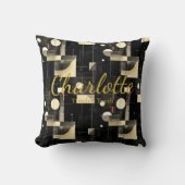 タイムレスTouch – ブラック&クリームジオメトリアクセント クッション (正面)