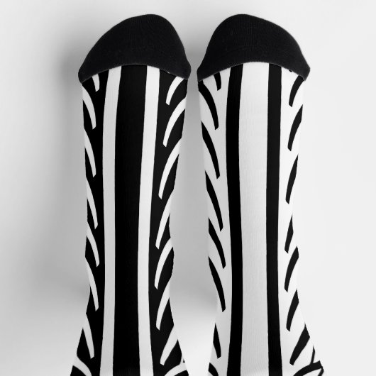 タイヤのテクスチャ抽象パターン 黒と白 ソックス (上部)