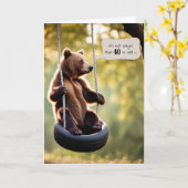 タイヤスイングする40歳の誕生日クマ カード (黄色い花)