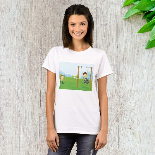 タイヤブランコで遊ぶ子供たち Tシャツ