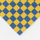 タイルを張られた編まれた青および黄色 フリースブランケット (角)