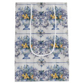 タイルイタリアンブルーとホワイトフローラブライダルシャワー ミディアムペーパーバッグ (裏面)