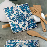 タイル地中海の，ポルトガル語， Azulejo, Majolica タイル<br><div class="desc">青エレガントスタイリッシュと白のタイル地中海ので洗練されたパターン。トレンディーモダンギフト、アズレジョの恋人に最適。</div>