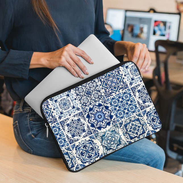 タイル地中海の，ポルトガル語， Azulejo, Majolica ラップトップスリーブ (クリエイターアップロード済み)