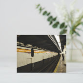 タイル壁付き地下鉄トンネル ポストカード (スタンド正面)