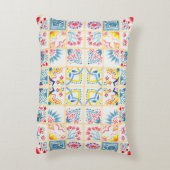 タイル張りの背景にオリエンタルオーナメント。ウォーターコル アクセントクッション (裏面(縦))