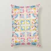 タイル張りの背景にオリエンタルオーナメント。ウォーターコル アクセントクッション (正面(垂直))