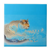 タイル明るい – 青（タイガーポーズ） RFPMDesigns ©️ 2024 タイル (正面)
