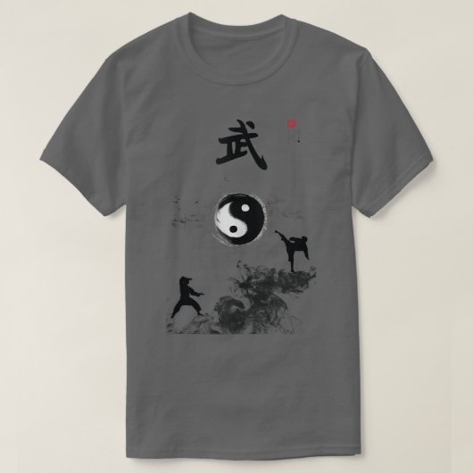 タイ中国のチーのファンのためのカンフーの山のシーン Tシャツ (デザイン正面)