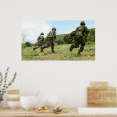 タイ海王室の兵隊はSを確保するために突進する ポスター (キッチン)