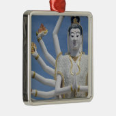 タイ、コ·サムイ·コ·サムイ)。 ワットプライ メタルオーナメント (右)