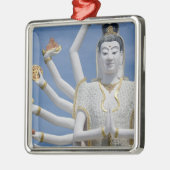 タイ、コ·サムイ·コ·サムイ)。 ワットプライ メタルオーナメント (左)