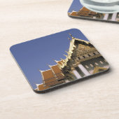 タイ、バンコク。朝の日が反射する コースター (左側)