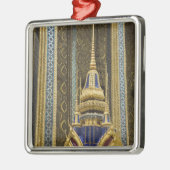 タイ、バンコク。詳細飾の メタルオーナメント (左)