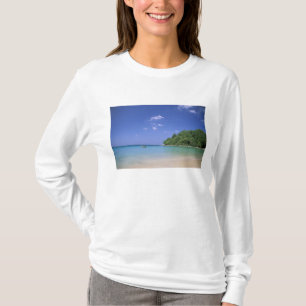 タイ、プーケット島。ビーチ。 Tシャツ