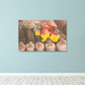 タイ、仏の足とマリゴールド キャンバスプリント (インサイチュ (ウッドフロア))