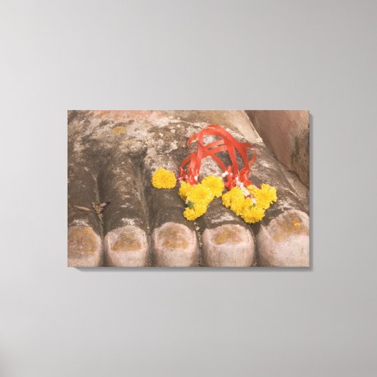 タイ、仏の足とマリゴールド キャンバスプリント (正面)