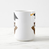 タウニフクロウが卒業キャップのマグカップを投げる コーヒーマグカップ (中央)