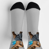 タオルの白い部屋の筋肉に滑りやすいジョーの男 ソックス (上部)