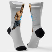 タオルの白い部屋の筋肉に滑りやすいジョーの男 ソックス (傾斜あり)