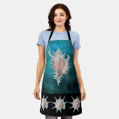 タカラガイとサザエ エプロン (着用した状態)