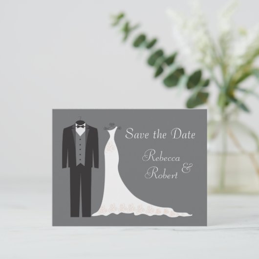 タキシードとドレスの結婚式 Save the Date ポストカード (スタンド正面)