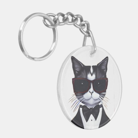 タキシードとバウのネクタイをした白黒猫 キーホルダー (正面左)