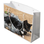 タキシードキッテンティンセルとライツパインタリー ラージペーパーバッグ (裏面アングル)