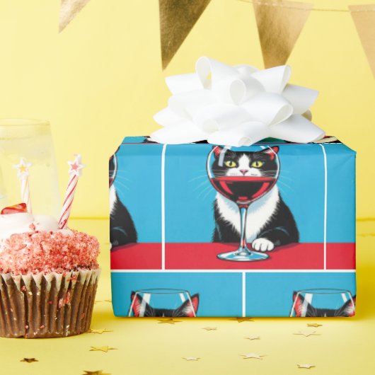 タキシードキャットがワイングラス越しに見つめる ラッピングペーパー (誕生日パーティー)