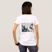 タキシードキャットが神の前足に触れる Tシャツ (裏面フル)