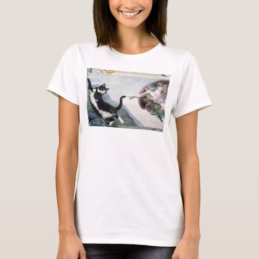 タキシードキャットが神の前足に触れる Tシャツ (正面)
