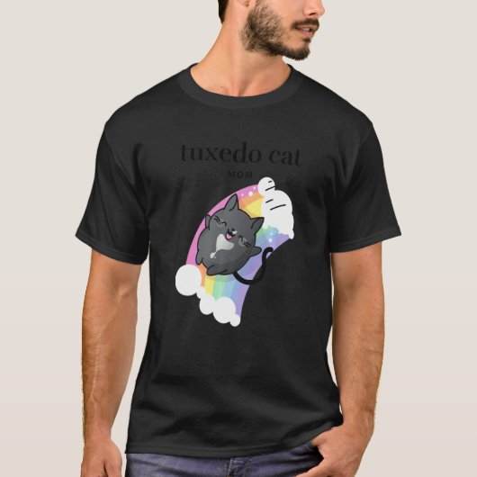 タキシードキャットのママ 幸せな雨と可愛い黒猫 Tシャツ (正面)