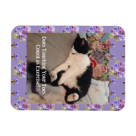 タキシード猫かわいいハッピーバースデーつま先に触れるカード マグネット (横)