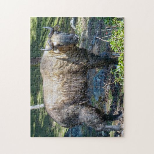 タキン、ブータンの国獣 - ヒマラヤ、アジア ジグソーパズル (縦)