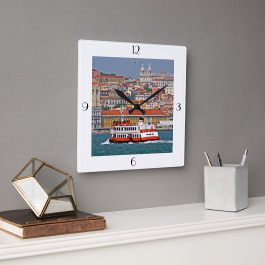 タグス川の古いフェリーとリスボンビュー スクエア壁時計 (オフィス)