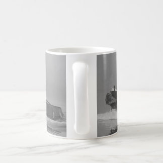 タグボートとして堅いクラシックで白いコーヒー・マグ コーヒーマグカップ