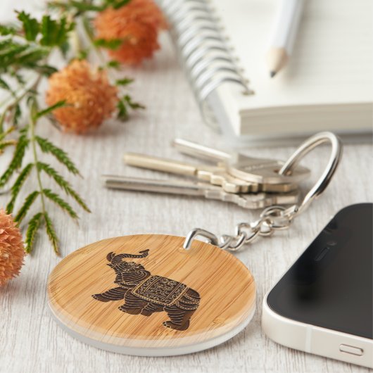 タケ一見及び刻まれたレトロのタイ象 キーホルダー (正面右)