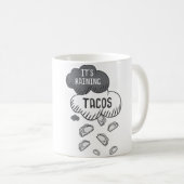タコスが降る面白Tシャツ コーヒーマグカップ (正面右)
