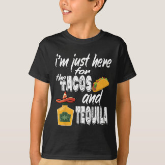 タコスとテキーラ目当てなのよ冗談Cinco Tシャツ