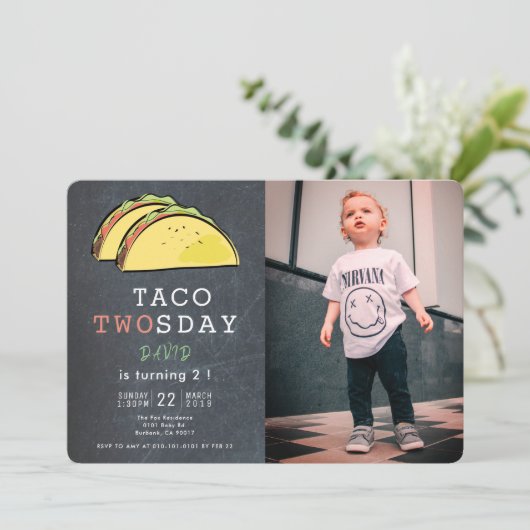 タコスのTwosday火曜日の黒板の写真の第2誕生日 招待状 (スタンド正面)