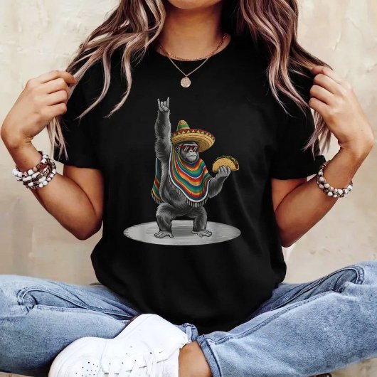 タコスを持つゴリラ Tシャツ