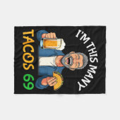 タコス何個分 69歳 ビール好き男性 フリースブランケット (正面(横))