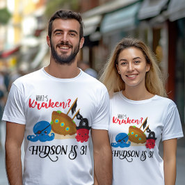 タコ海賊親の誕生日「クラケンとは」 Tシャツ
