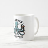 タコ理容師マグ – 8腕で完璧なフェード コーヒーマグカップ (正面右)