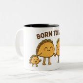 タコ生まれーへ – かわいいタコファミリー ツートーンマグカップ (正面左)